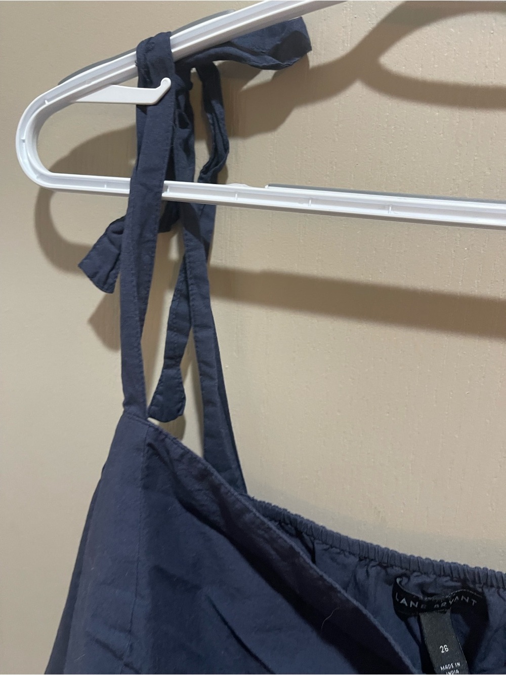 NWOT- Lane Bryant Navy Tie-Shoulder Eyelet Hem Women's Tank - Picture 2 of 4
